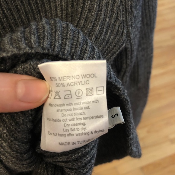 Grey cozy sweater - Picture 4 of 4